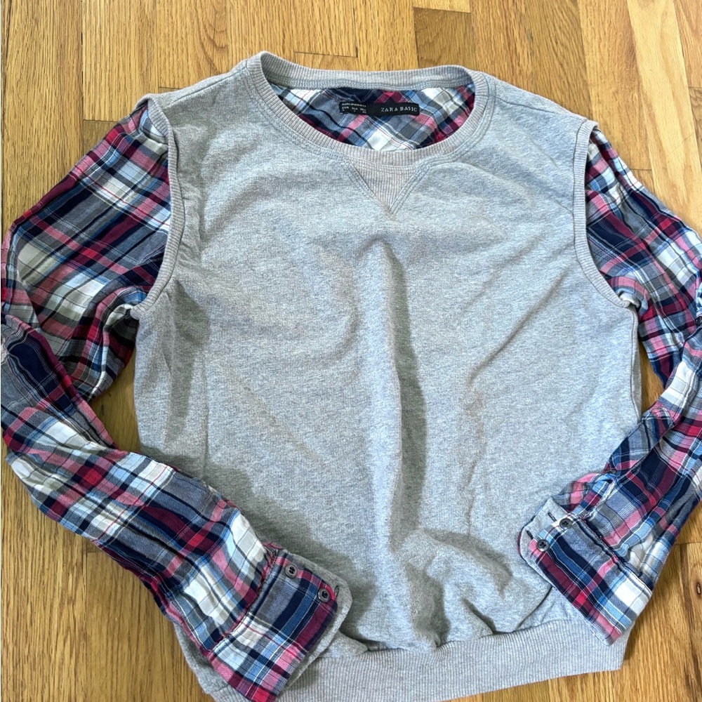 Gray Sweatshirt with Plaid Sleeves